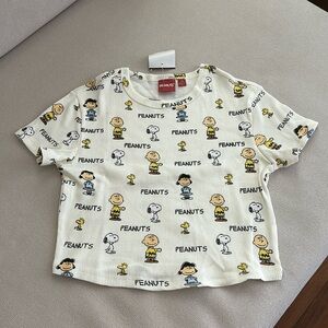 PEANUTS LICENSED JUNIOR SHORT SLEEVE CROP TOP SIZE SMALL NWT